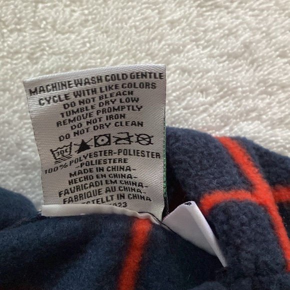 Spider-Themed Red and Black Hoodie - Picture 7 of 7